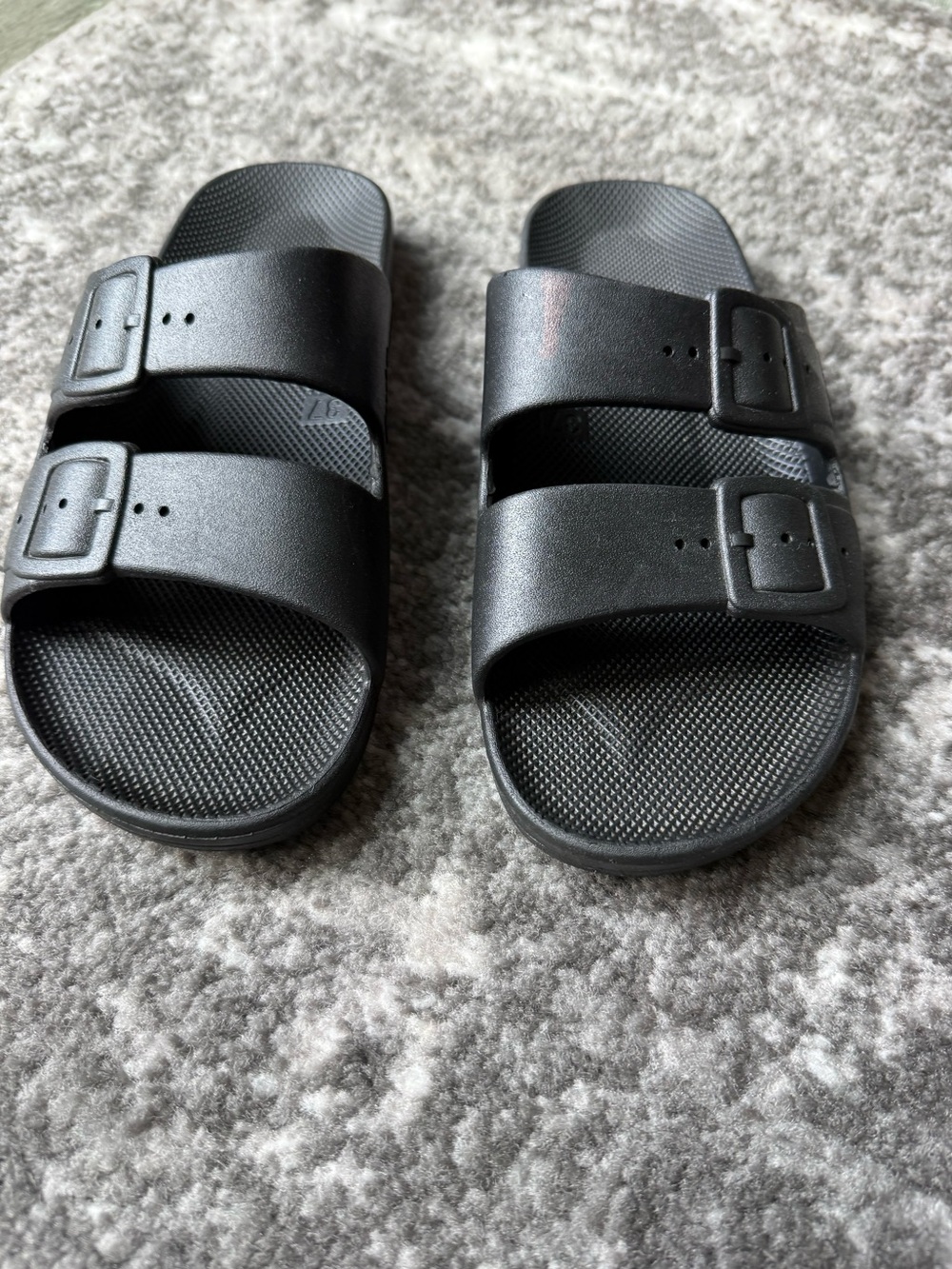 Freedom Moses Women’s Black Sz 8/38 Slides